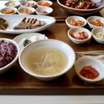 韓国ホンデで定食が楽しめるお店【舞月食卓（ムウォルシクタク）】